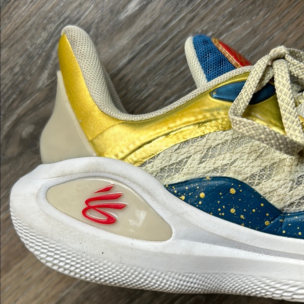 Curry Under Armour Basketball Shoes - Picture 2 of 5